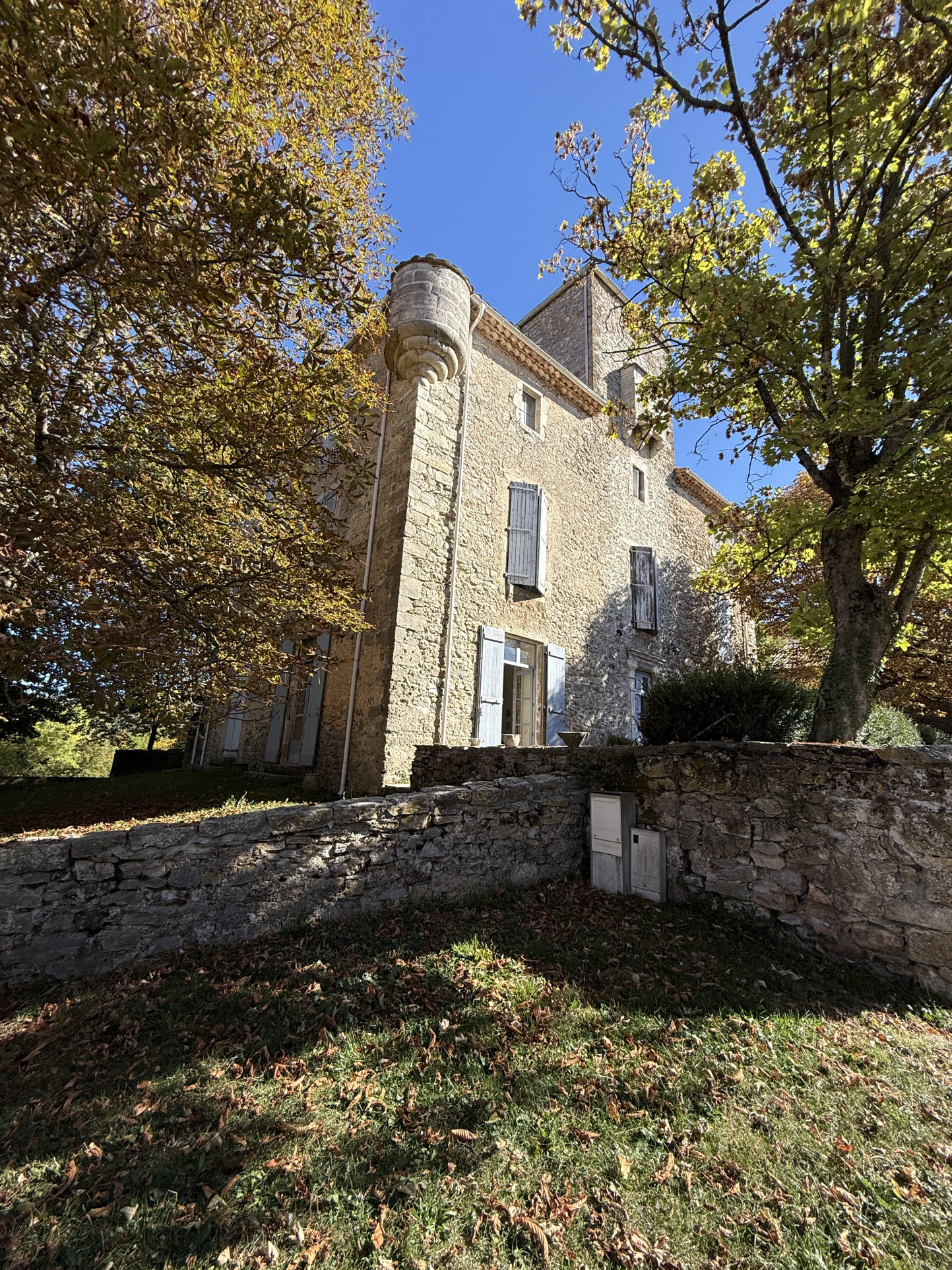 À vendre Château de Rogues, un bien d'exception chargé d'h